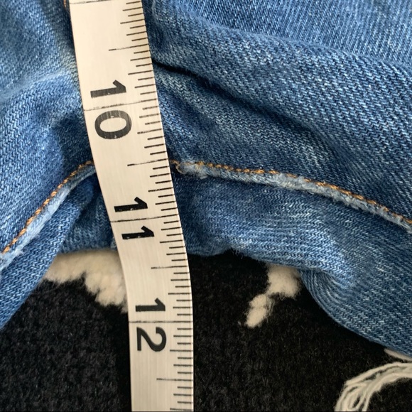 Levi’s 501 Button Fly High Waisted Mid Thigh Cutoff Boyfriend Denim Shorts 10/30 - Picture 5 of 8